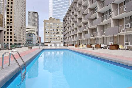 Ramada Hotel Downtown Calgary 04.[1]